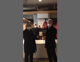 KOMŞU OKULLARIMIZA TABLET DAĞITTIK